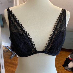 Victoria Secret Black plunging bra Size 36C